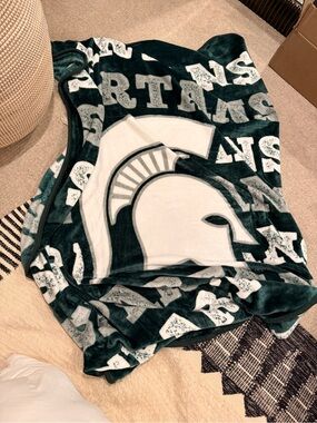Michigan State Spartans Plush Throw Blanket - Dark Green & White